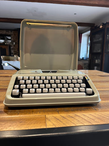 Machine à écrire vintage 'Hermès Baby'