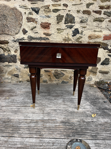Table de chevet en bois vernis