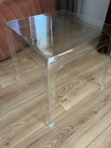 table carrée vintage, en plexi