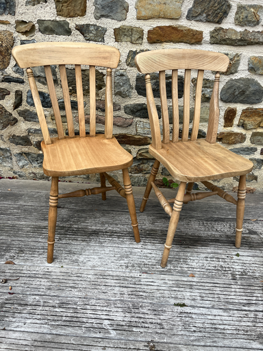 Duo de chaises en bois