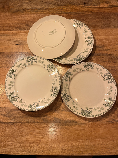 Lot de huit assiettes 'Palmyre'