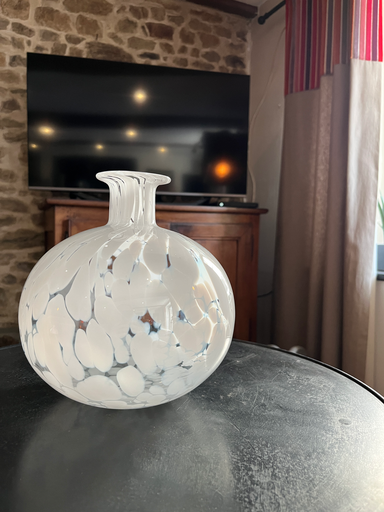 Vase boule en verre de Clichy, art déco