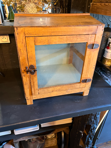 Garde-manger en bois