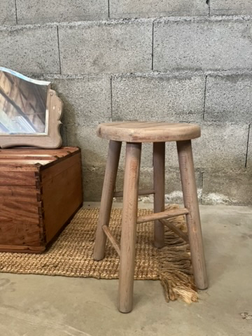 Tabouret en bois, base ronde