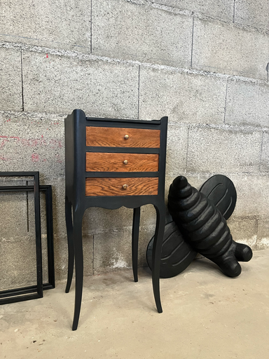 Petite table de chevet ou meuble d'appoint