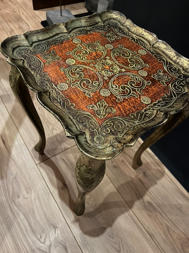 Table d'appoint florentine vintage, sur pieds courbés